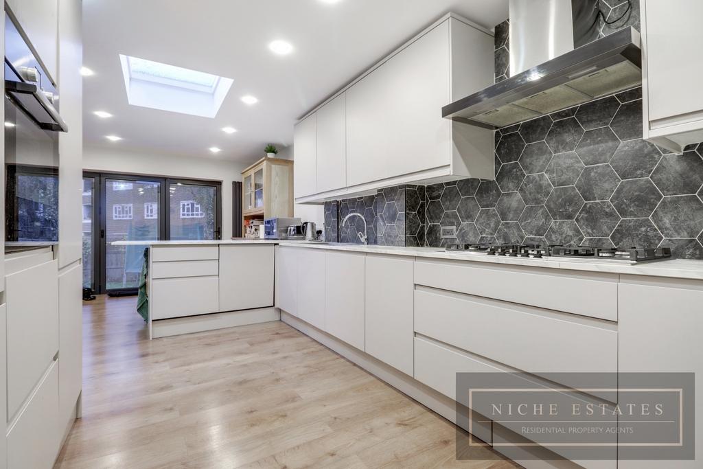 Crescent, Muswell Hill, London, N10 4 bed terraced house to rent