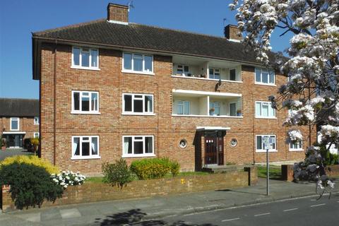 18 Ricards Road, London, SW19 7ES