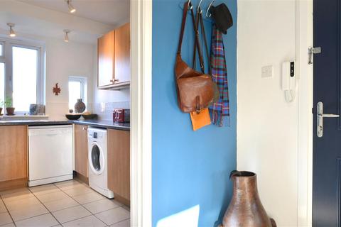 18 Ricards Road, London, SW19 7ES