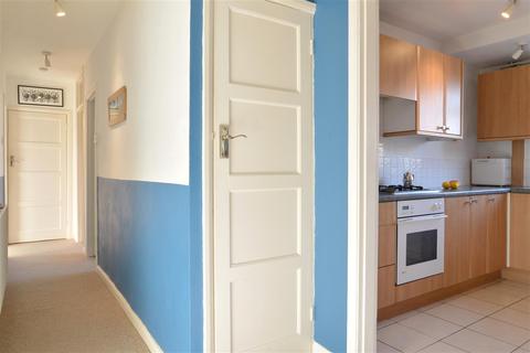 18 Ricards Road, London, SW19 7ES