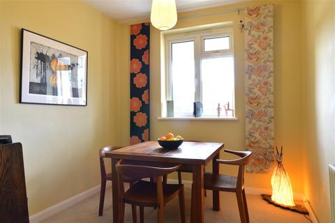 18 Ricards Road, London, SW19 7ES