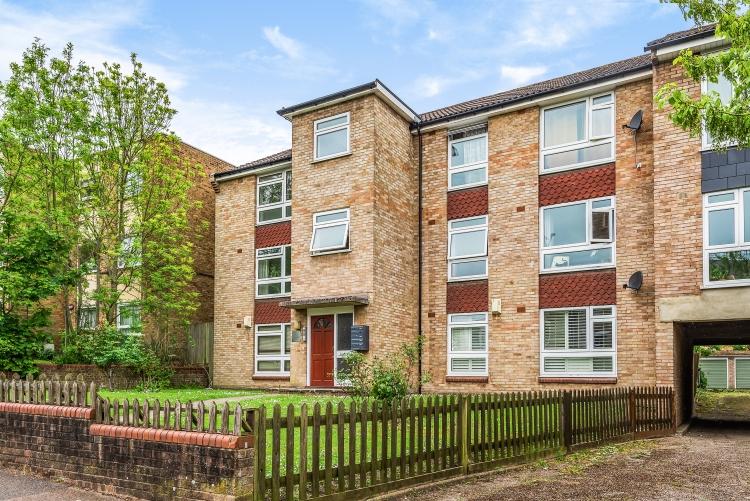 Sunderland Road Forest Hill SE23 1 bed flat £1,150 pcm (£265 pw)