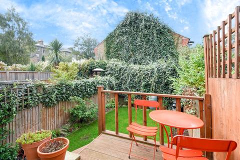15 Vulcan Road, London, SE4 1DQ