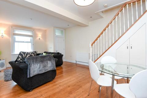 15 Vulcan Road, London, SE4 1DQ