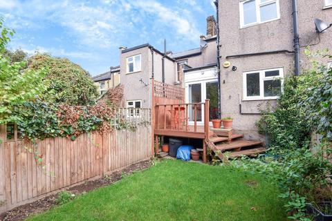 15 Vulcan Road, London, SE4 1DQ