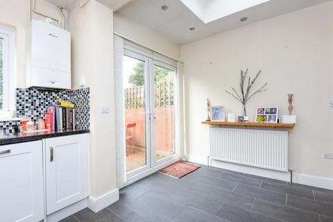 15 Vulcan Road, London, SE4 1DQ
