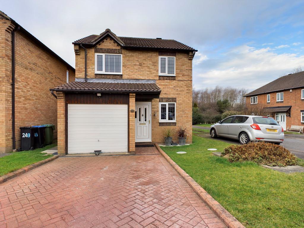 Eagle Park, Martonincleveland... 3 bed detached house £180,000