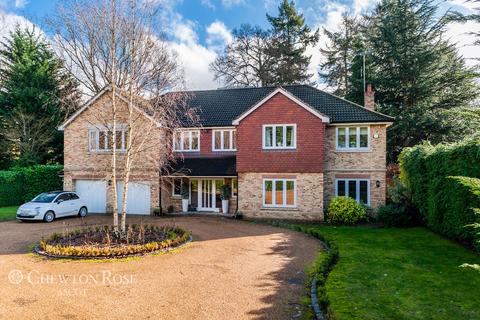 17 Greenways Drive, Ascot, SL5 9QS