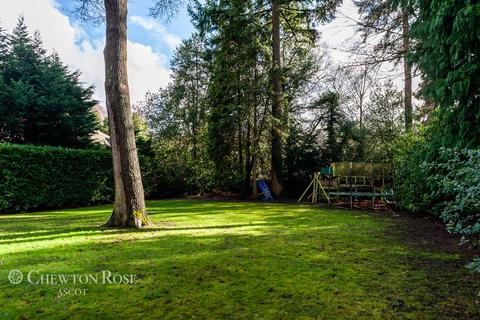 17 Greenways Drive, Ascot, SL5 9QS