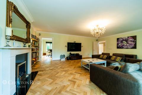 17 Greenways Drive, Ascot, SL5 9QS
