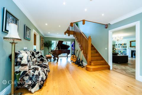 17 Greenways Drive, Ascot, SL5 9QS