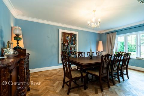 17 Greenways Drive, Ascot, SL5 9QS