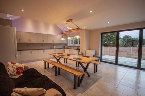 10 Darwin Close, Burntwood, WS7 9HP