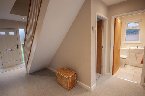 10 Darwin Close, Burntwood, WS7 9HP
