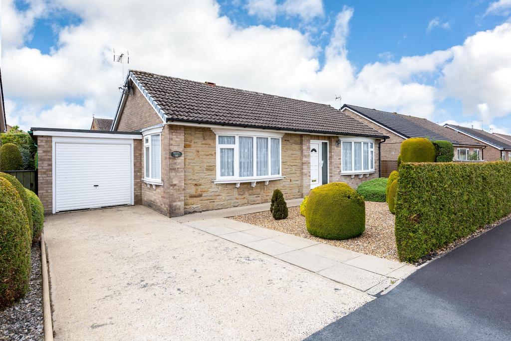 Orchard Gardens, Pocklington, York, 2 bed detached bungalow for sale