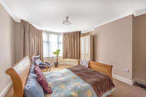 34 Hillside Drive, Edgware, HA8 7PG