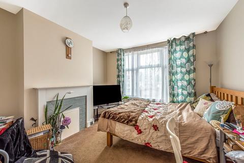 34 Hillside Drive, Edgware, HA8 7PG