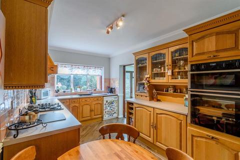 4 The Weald, Chislehurst, BR7 5DT