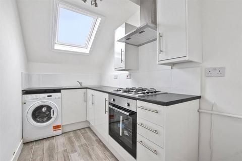 Flat 3, 117 Rathcoole Gardens, London, N8 9PH