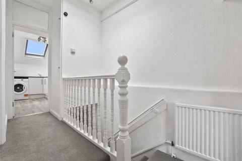 Flat 3, 117 Rathcoole Gardens, London, N8 9PH