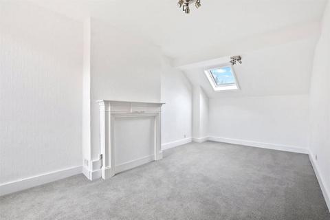 Flat 3, 117 Rathcoole Gardens, London, N8 9PH