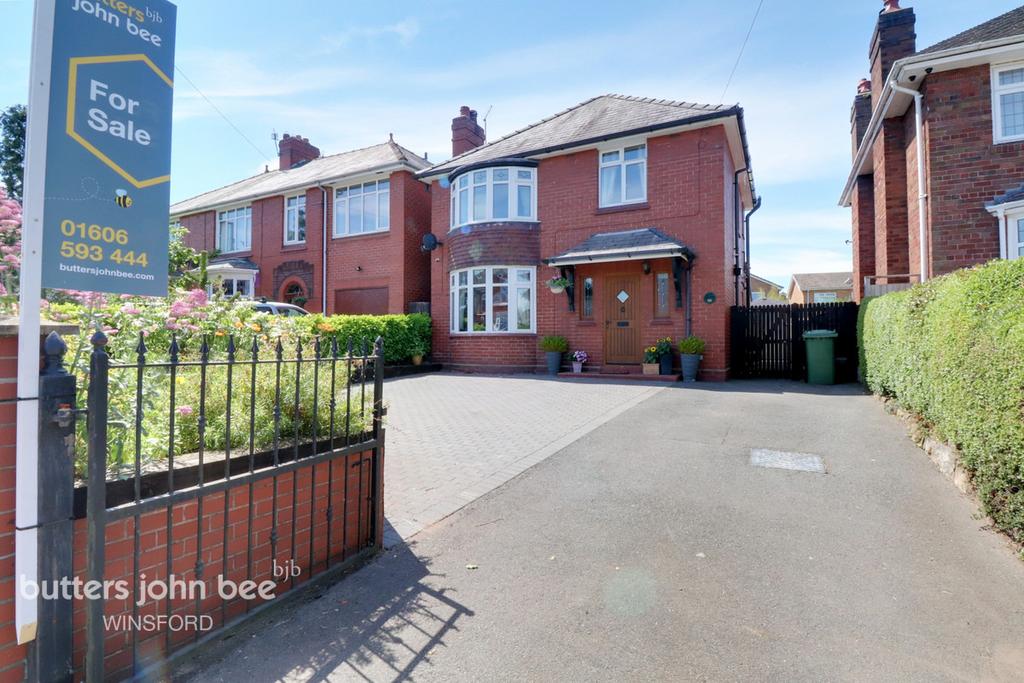 Swanlow Lane, Winsford 3 bed detached house for sale £270,000