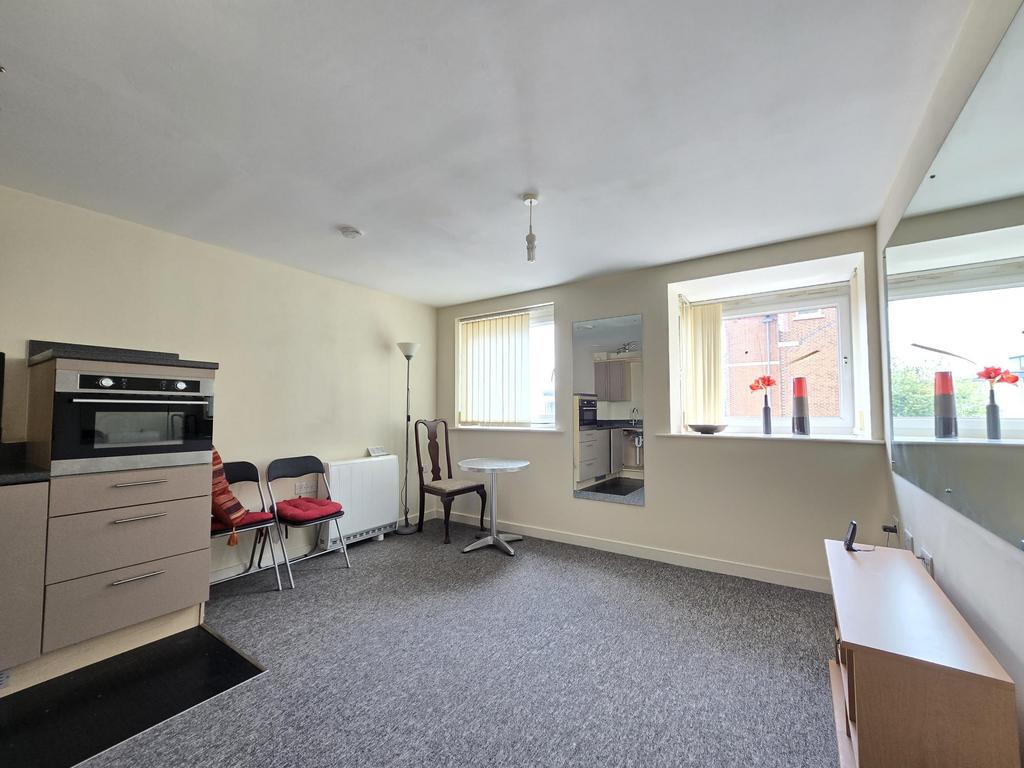 Apartment in Southampton, Crosshouse, St Mary's - View 2