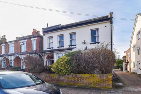 Flat 2, 28 Penrith Road, New Malden, KT3 3QS