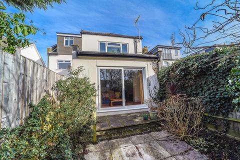 Flat 2, 28 Penrith Road, New Malden, KT3 3QS