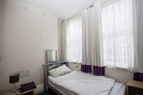 3 bedroom flat to rent, Middlesex Street, London, Aldgate