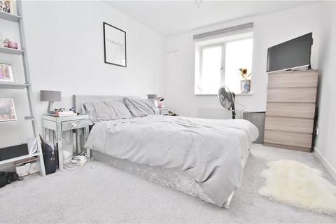 1 bedroom apartment to rent - Harrison Way, Shepperton, TW17