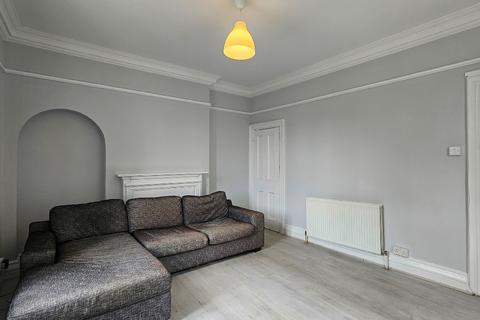 4 bedroom flat to rent, Hackney Road, London, Haggerston