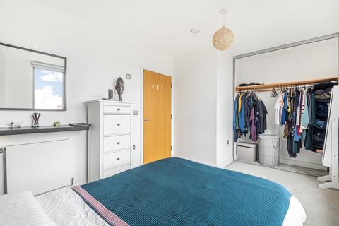Flat 19, Chamberlain Court Silwood Street, London, SE16 2AZ