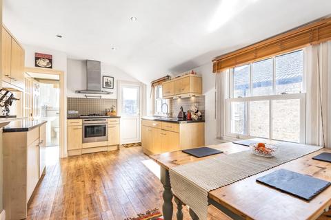 11a Vanderbilt Road, London, SW18 3BG