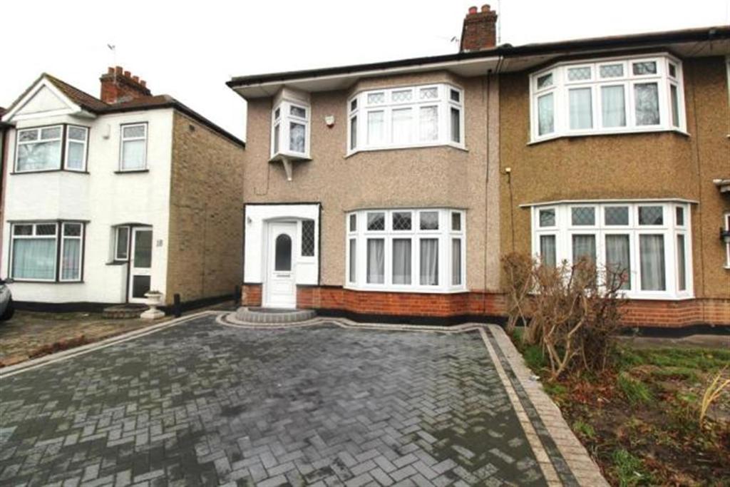 Suttons Avenue, Hornchurch, RM12 4LF 3 bed semidetached house £1,600