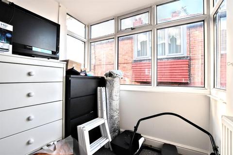 10 Frederick Avenue, Barnsley, S70 6JZ