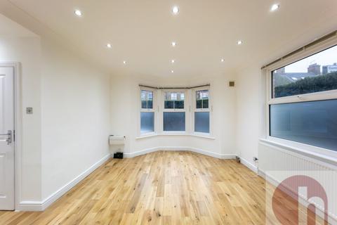 3 bedroom flat to rent, Nant Road, Golders Green