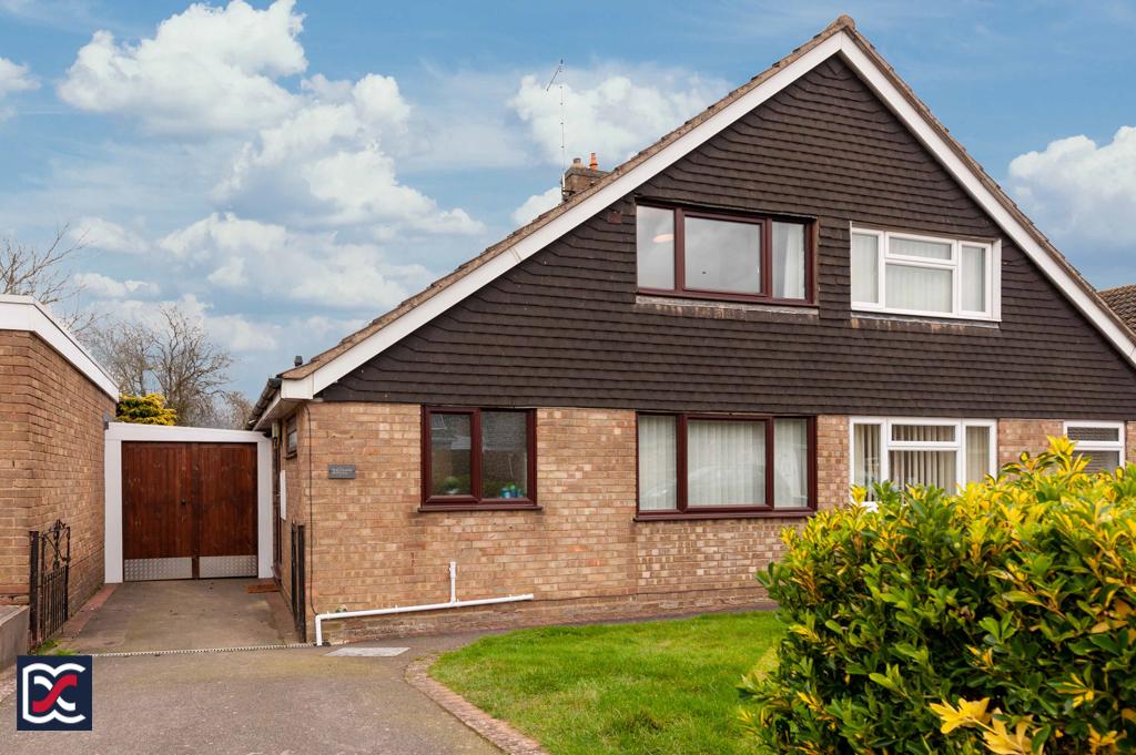 Ennerdale Close, Drayton, Daventry NN11 3 bed semidetached house £