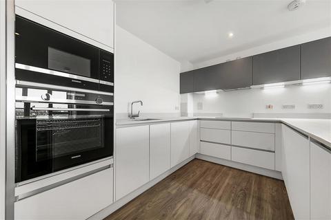 3 bedroom flat to rent, Beaumont Road, SW19