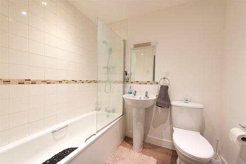 37 Allbrook Close, Bagshot, GU19 5BW