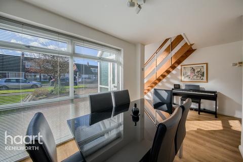 15 Faircroft, Kenilworth, CV8 1JT