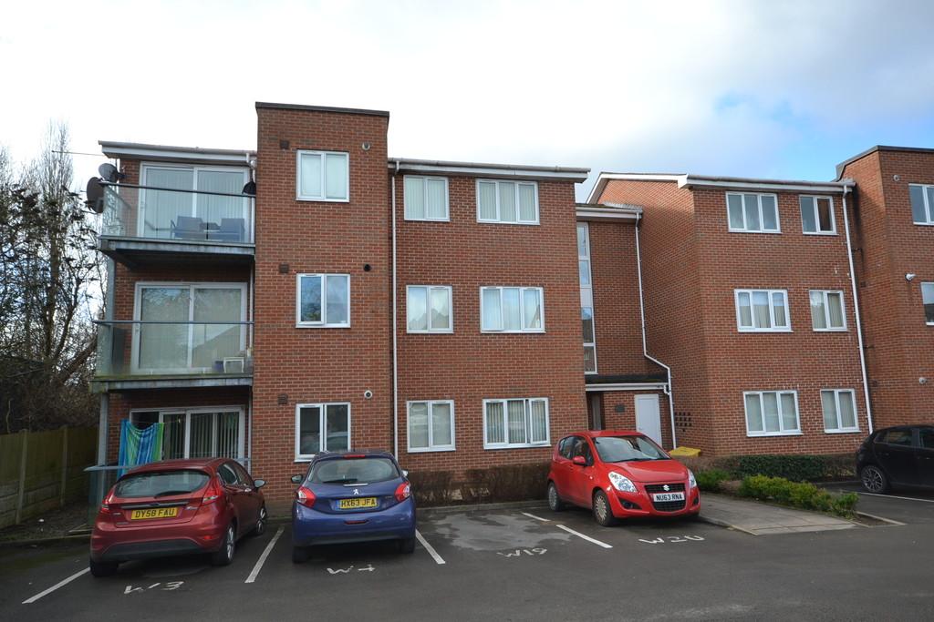 Windsor Court, Sunnybank 2 bed apartment £450 pcm (£104 pw)