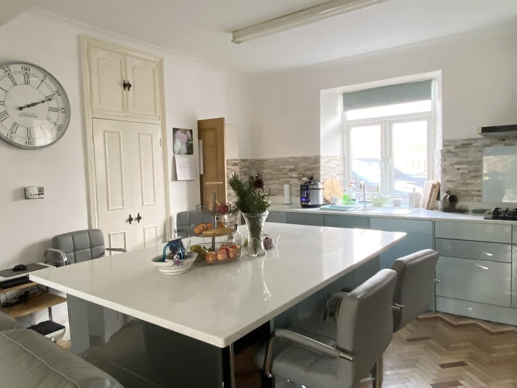 Trelissick Road, Hayle 5 bed detached house £535,000