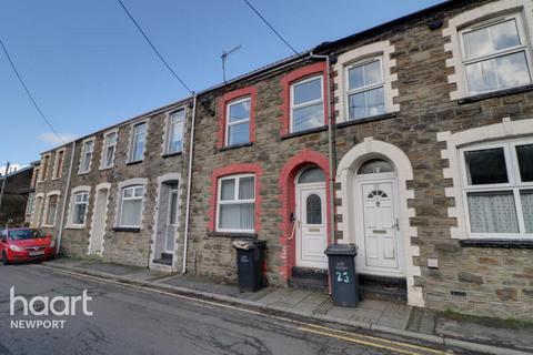 3 bedroom terraced house to rent, Queen Street, Abertillery