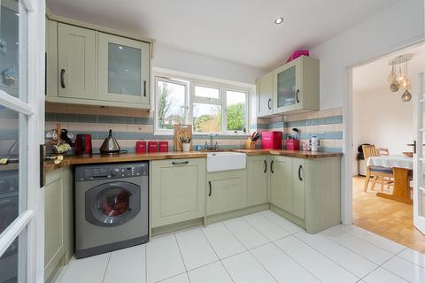 31 Ellenbridge Way, South Croydon, CR2 0EW