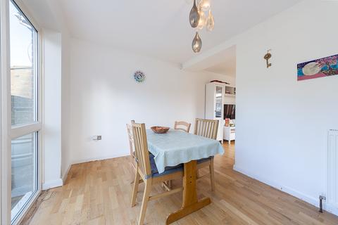 31 Ellenbridge Way, South Croydon, CR2 0EW