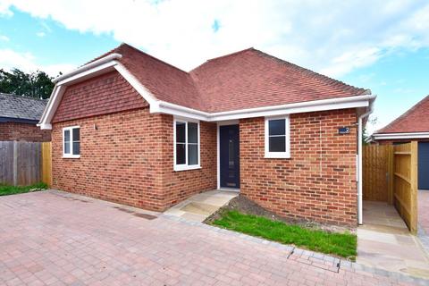 2 bedroom bungalow for sale, Compton Place, Basingstoke, Hampshire, RG22