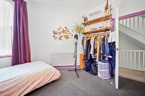 6 Brunswick Road, London, E10 6RS