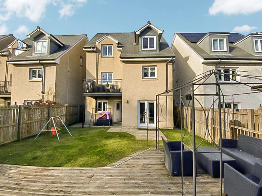 Loch Katrine Gardens, Glenrothes 4 bed detached house £205,000