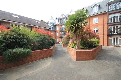 2 bedroom apartment to rent, LEATHERHEAD, KT22